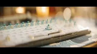 ROYAL KLUDGE RK H81 Sky Cyan Switch Mod - Shot with Anamorphic lens