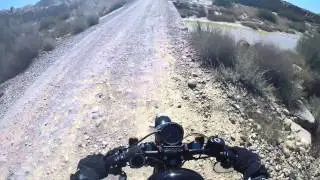 le desert des bardenas en harley davidson