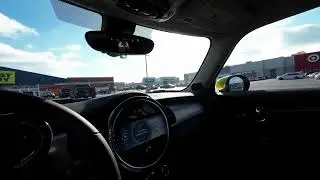 Первый взгляд на новый Mini Cooper SE Hardtop 2 Door Electric 2023 года в цвете Nanuq White Metallic