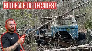 Мы нашли машину мечты моей жены, спрятанную глубоко в лесу!