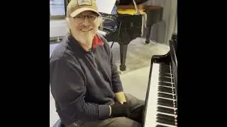 Visitors in the Steinway Piano Gallery Helsinki - artist Rob Schwimmer - Gallery Vierailijat
