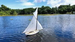 RC Sailing single hand Cruiser.