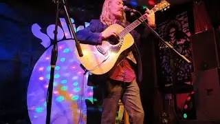 Kez Live @ Chaplins, Solid Air - In The Moment (Original)
