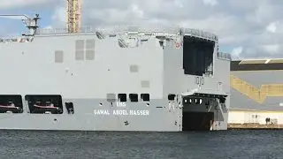 Le porte-h&eacute;licopt&egrave;res Nasser avale sa barge de d&eacute;barquement !