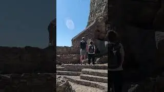 O caminho que te leva ao topo de Cefal&ugrave; #Viagem #Turismo #Cefalu #Sicilia #italia