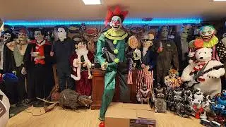 Gemmy Life Size Animated Scary Clown Review!