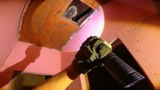 A VELHA LOUCA TEM CHEIRO DE PODRE PRA TODO LADO NA CASA