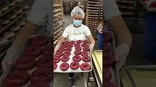 Red Velvet CAKE DONUTS made fresh from Carl&rsquo;s Donuts in Las Vegas