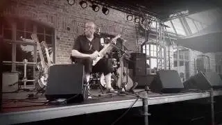 Cigar Box Guitar with tractor rhythm - Crawlin' Kingsnake!