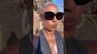 The most scenic place I&rsquo;ve done my makeup!👙⛱️🏖️🌊🏝️🐚#beachmakeup #grwm  #over40makeup