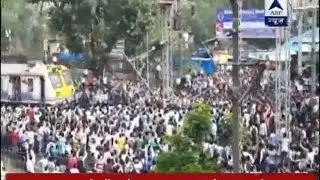 Thane: Massive rush at Diva railway station after rains