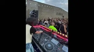 DJ 