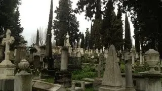Pre-Rafaelite Tombs