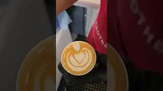 Tulip latte art tutorial.#shorts #foryou #coffeelatteart #tuliplatteart #coffeetime #morningcafe