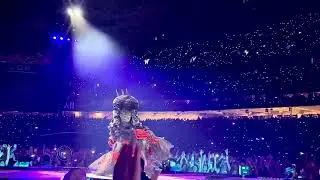 Killah, lady gaga live In Sydney night 1 of the mayhem ball