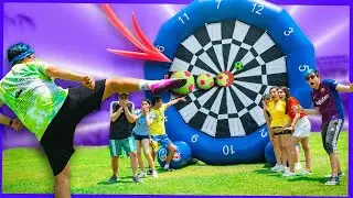 LANZAMOS UN BALÓN A UN BLANCO GIGANTE Y GANAMOS UN PREMIO - SUMMER KAMP