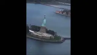 it's the statue of liberty, I'm about to shit my pants