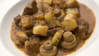 Receta de guiso de ternera con patatas y champi&ntilde;ones - Karlos Argui&ntilde;ano