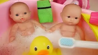 Baby Doli and Bath toys baby doll play