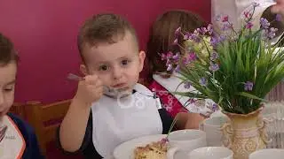 Ora News ju sjell menunë: Nga e hëna në të premte çfarë do hanë fëmijët në çerdhe