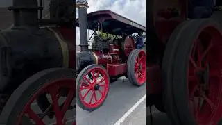 Паровой двигатель. A traction engine.