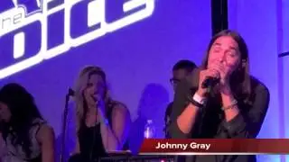 Johnny Gray Performs at THE VOICE Top 12 Concert