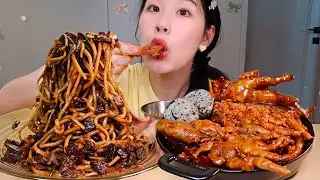 Spicy chicken feet that fall off the bone in one second,:chinese food video eating:mukbang😋#trending