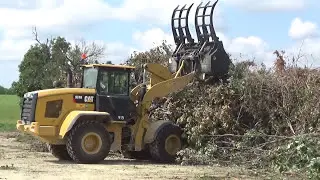 Grapple Bucket Attachment for Wheel Loaders - Demonstration Video