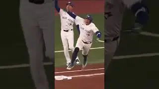 George Springer hits a home run in game 7 of ALCS vs Mariners #mlb #bluejays #worldseries