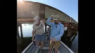 2 man in East Texas for crappie on Lake O the Pines.