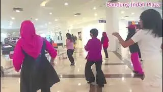 Shine Like me Line Dance/Choreo:Johnny Two-Step(UK) /Oct 2025/Improver/32 C 2W/🎼Black Pink/C_Liners.