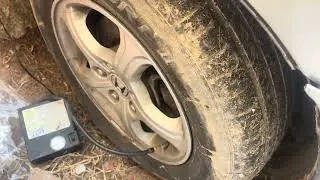Emergency tyre  electric air pump
