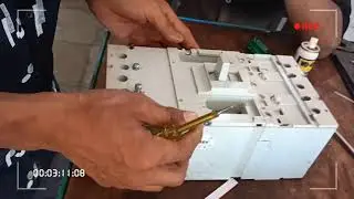 ABB CIRCUIT BREAKER DISMENTALING