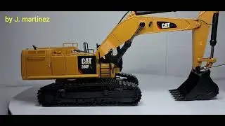 ESCALA 1/50 CATERPILLAR 390F L DIECAST MASTERS
