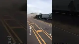 Грузовой поезд BNSF уничтожил грузовик в Луизиане