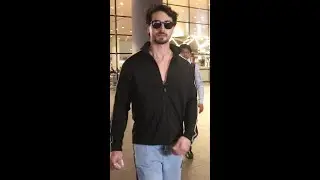 Tiger Shroff Poses With Fans At The Airport #shorts