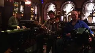 Fleadh Cheoil 2017 Trad session in Brogans Bar