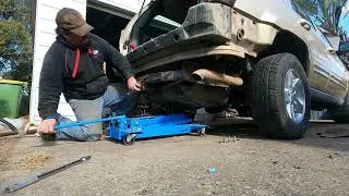 Big Dane rebuild part 3 fitting the fuel pump and firing up the 4.7 V8