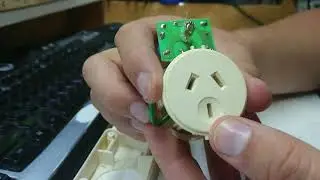What's inside a surge protector (Quickie)