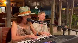 Naturalesa Acoustic live piano 🎹 concert on the beach of the Pacific ocean