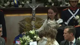 Coffin of Colombia senator and presidential hopeful who was shot at rally arrives at Congress