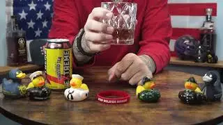 Обзор готового к употреблению коктейля Twisted Tea Extreme Fruit Punch от Остина Голаба.