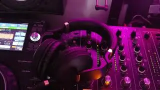DJ Tutorial - How to mix in headphones DJM 900 Nexus 2