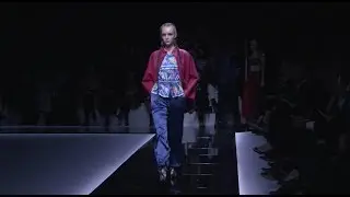 Emporio Armani - 2017 Spring/Summer Womenswear Fashion Show - #EALiveInParis