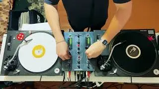 Old School Hardgroove Techno Vinyl-Only Mix 90's and 2000's techno | Max Kowalski