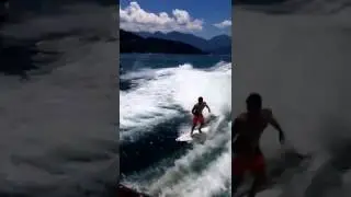 GABRIEL MEDINA Surfando em onda de barco de NEYMAR. HD