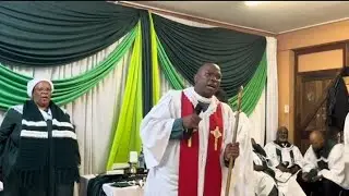 Jamming with the leader of the congregation