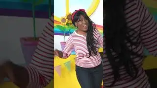 Let's Play What's in the Bucket with Kemi in the Milkshake! Studio