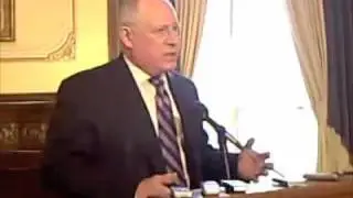 Gov. Quinn takes pension questions in his office