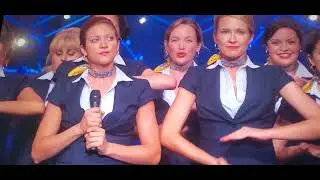 Pitch perfect  Barden Bellas Singing The sign And Turn The Beat Around 